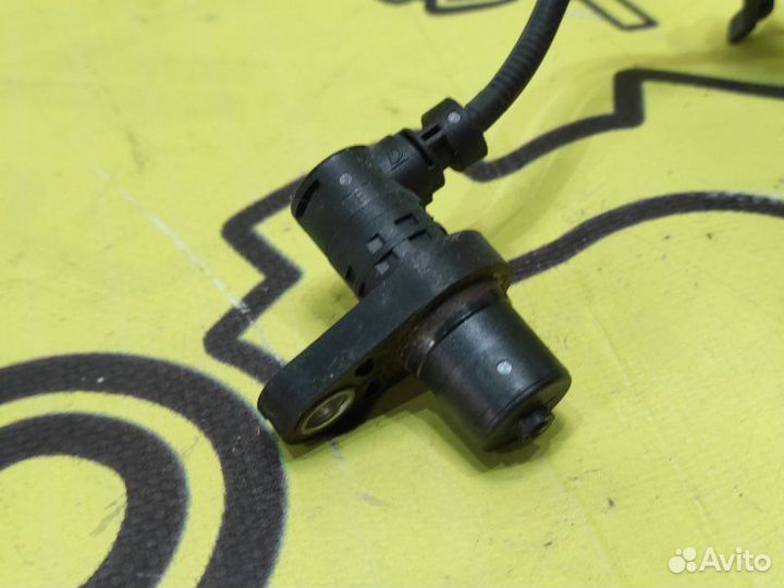 Датчик ABS передний правый Toyota Harrier GSU30W