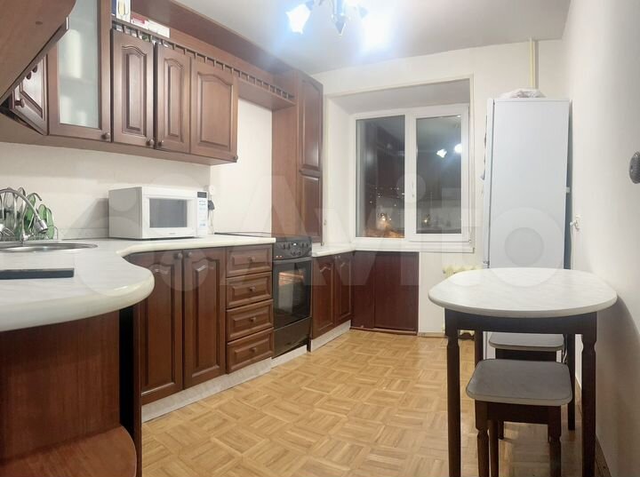 4-к. квартира, 77 м², 4/9 эт.