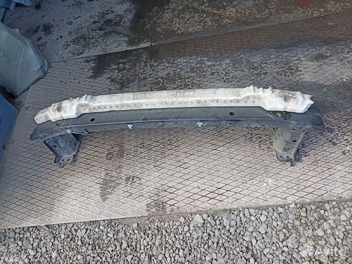 Усилитель бампера Toyota Corolla 150 06-12г