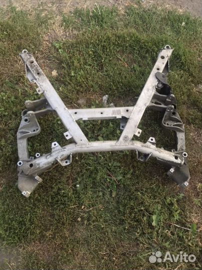 Подрамник бмв е39