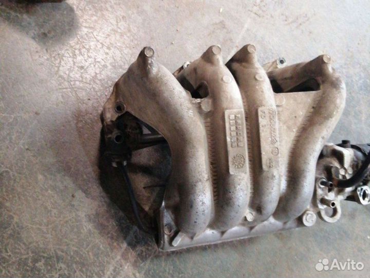 Впускной коллектор Renault Megane