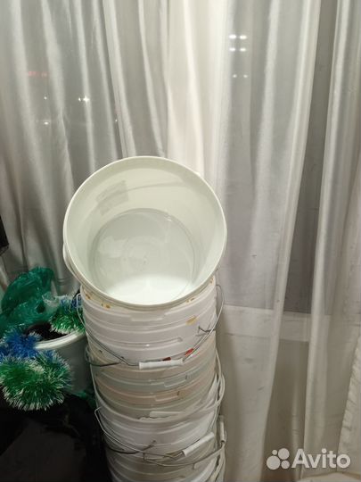 Ведра пластиковые 10л бу и -5 л. С крышкой