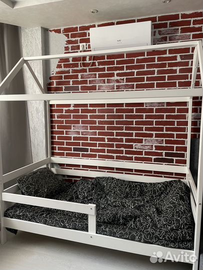 Кроватка домик +матрас