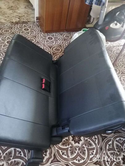 Короб для богажника. Сиденья 3й ряд. Крышка