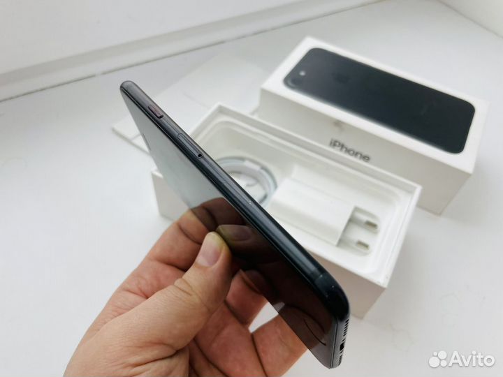 iPhone 7, 32 ГБ