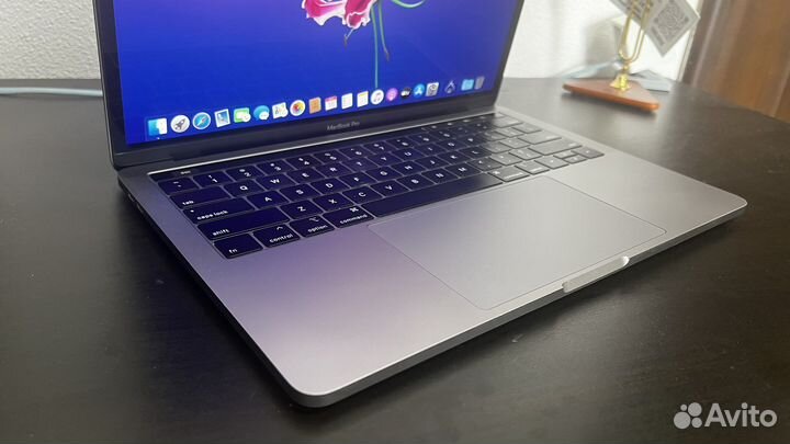 Macbook Pro 13 2018 i7/16/512 новый