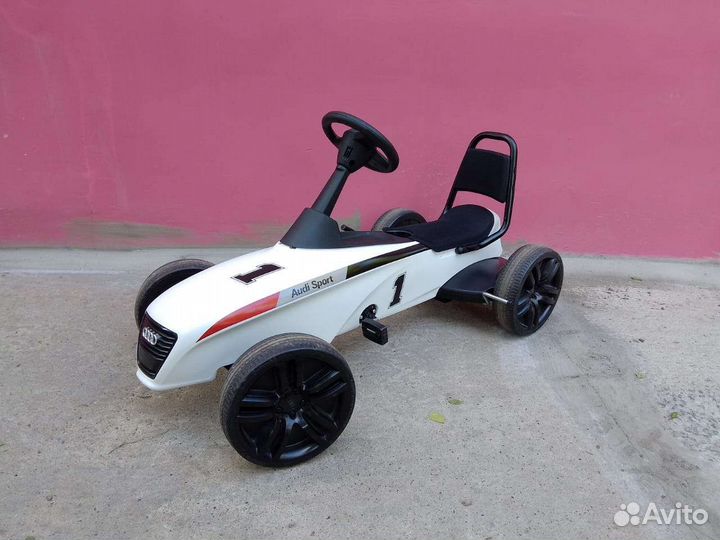 Детский педальный автомобиль Audi Kids Car legend