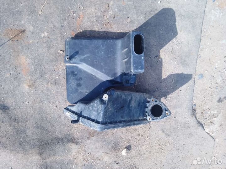 Резонатор воздушного фильтра Mitsubishi RVR