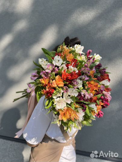 Букет из 25 Альстромерий микс