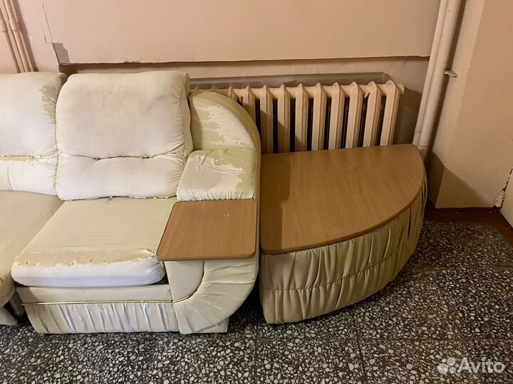 Диван