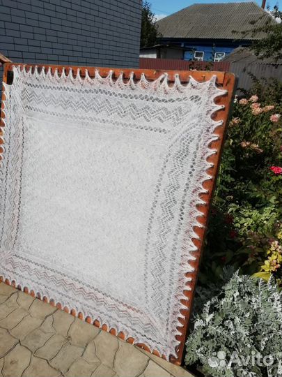 Платок пуховый листик новый