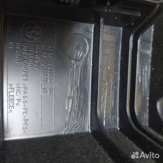 BMW x3 e83 обшивка багажника левая