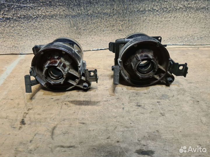 Фара противотуманная BMW 7 E65 E66 E67