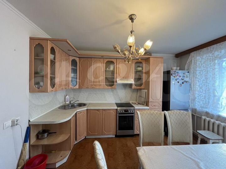 3-к. квартира, 93 м², 3/10 эт.