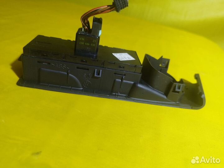 Блок управления стеклоподъёмниками Passat B7