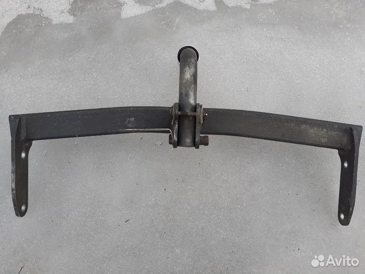 Фаркоп тойота версо