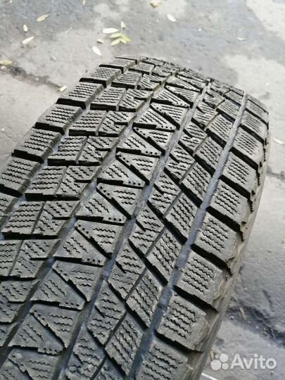 Bridgestone Blizzak DM-V1 245/65 R17