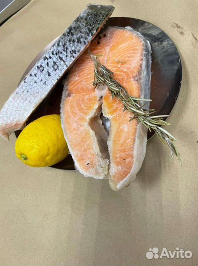 Живые раки и морепродукты