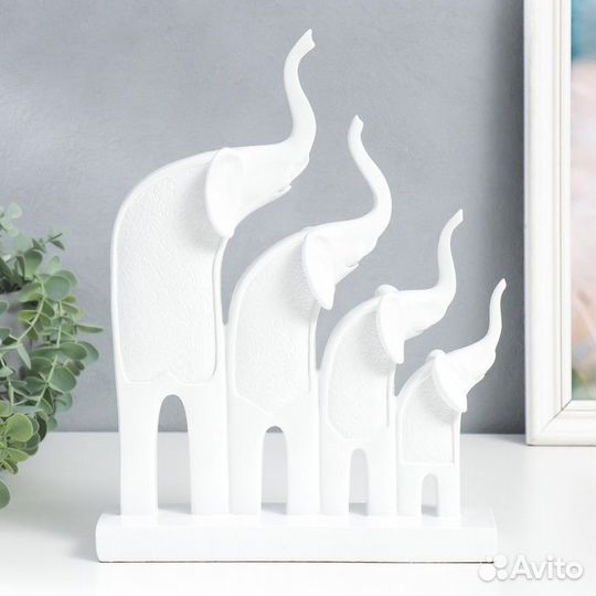 Сувенир полистоун 'Четыре слона' белый 7х24х32 см