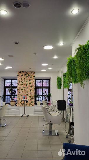 Парикмахер - стилист универсал салон красоты