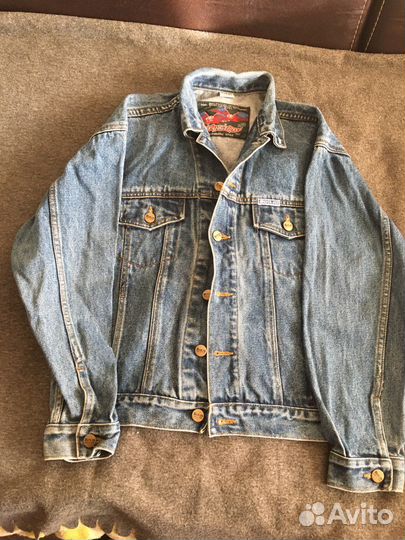 Джинсовая куртка