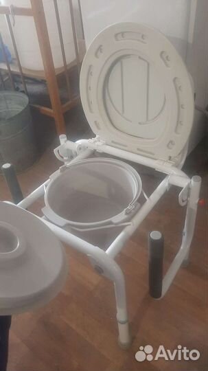 Санитарное кресло туалет