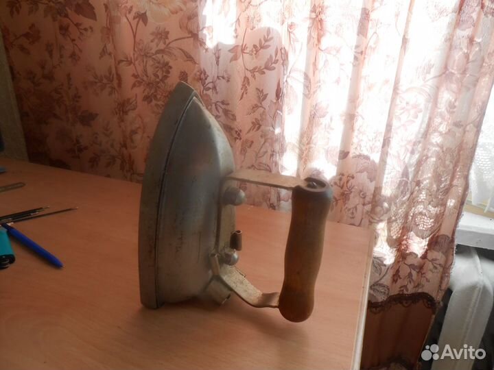 Утюг старый