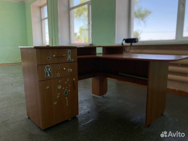 Стол компьютерный, угловой б/у