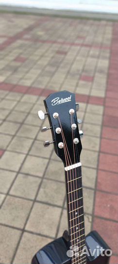 Гитара черная