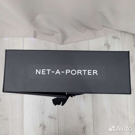 Коробка от Адвент календаря Net-a-porter