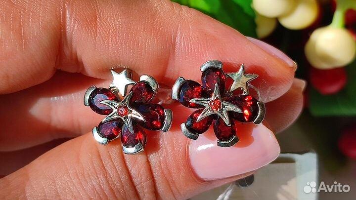 Серьги гвоздики с гранатами пиропами 7,12гр, s925