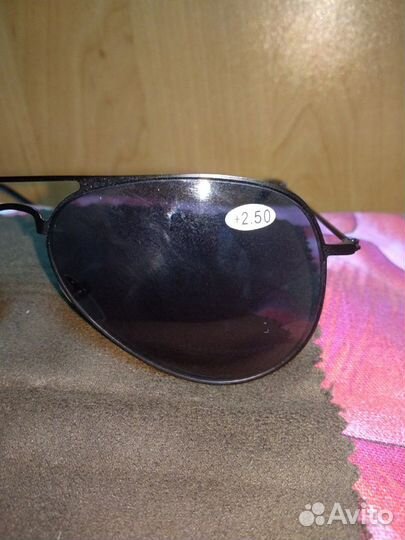 Очки +2,5для зрения.затемненые