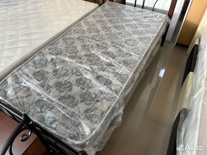 Кровать кованая односпальная 90х200