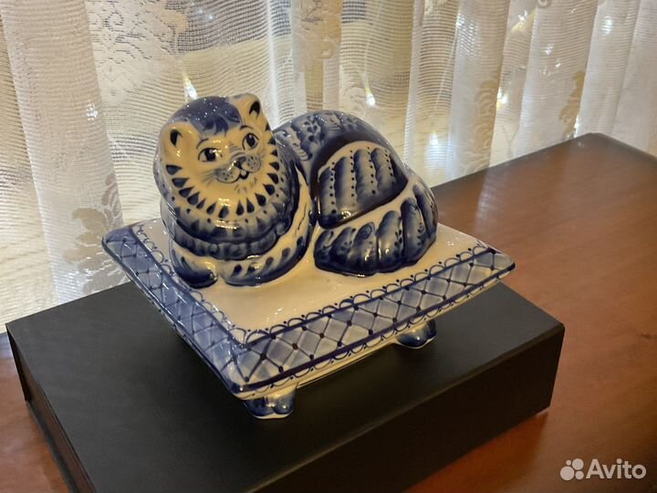 Статуэтка из Гжели