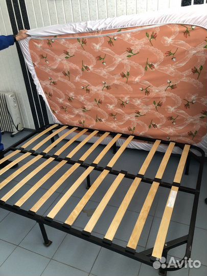 Кровать двухспальная с матрасом бу 140 200