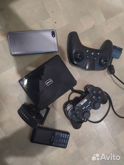 Геймпад и другие товары