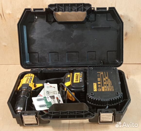 Прокат. Шуруповёрт DeWalt DCD 730 L2