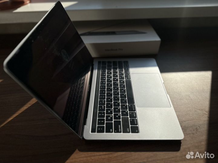 Macbook Pro 13 2018 Touch Bar A1989