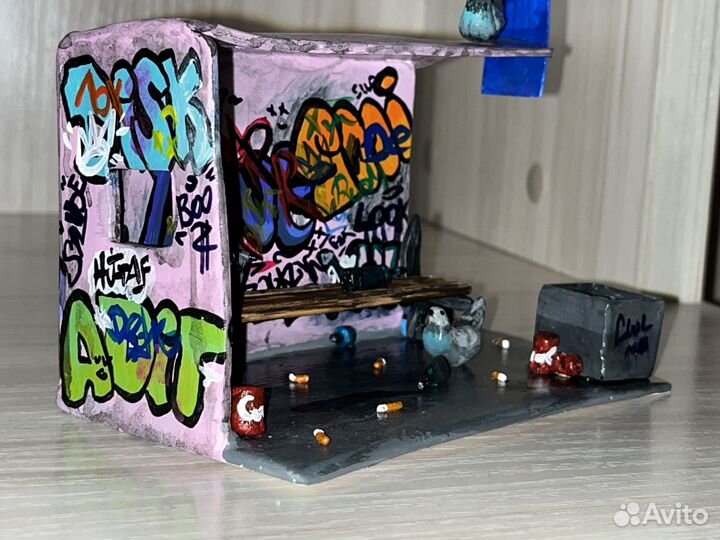 Автобусная Остановка из глины