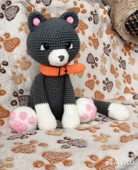 Кот вязаный