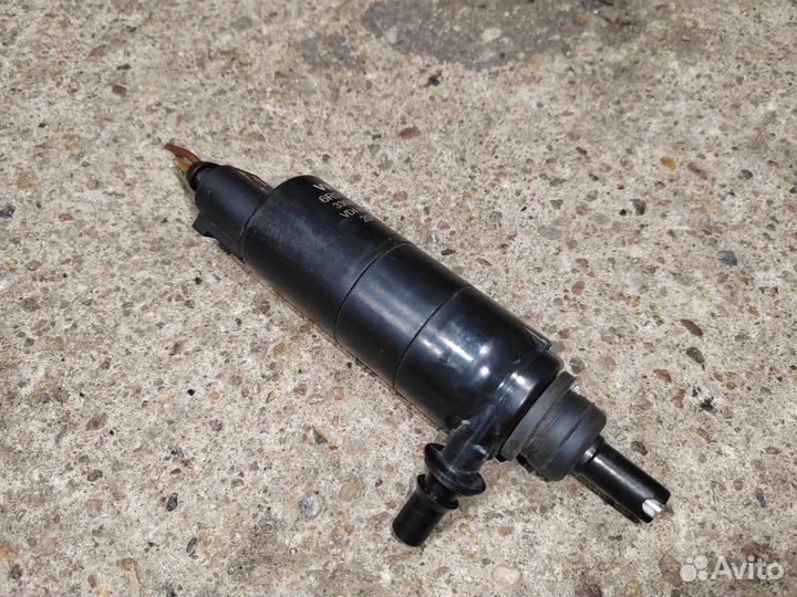 Насос (моторчик) омывателя фар Skoda Octavia A7 6R