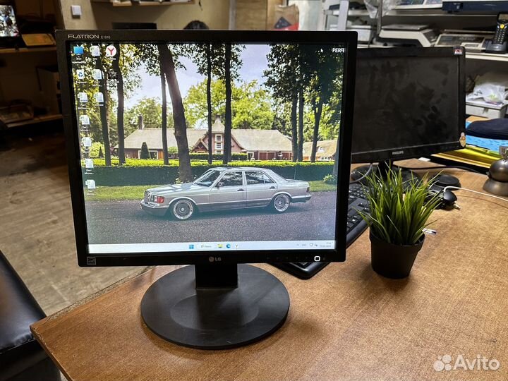 Монитор LG e1910sw