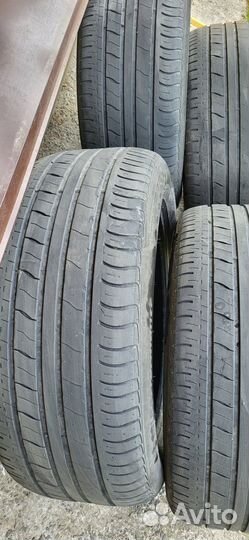 Royal Black Royal Performance 285/50 R20