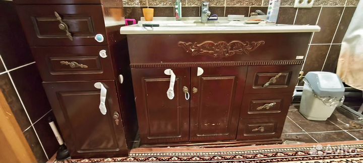 Тумба с раковиной для ванной, пенал, зеркало