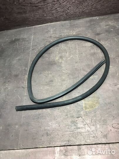 Уплотнитель проема двери передний Chevrolet Lanos