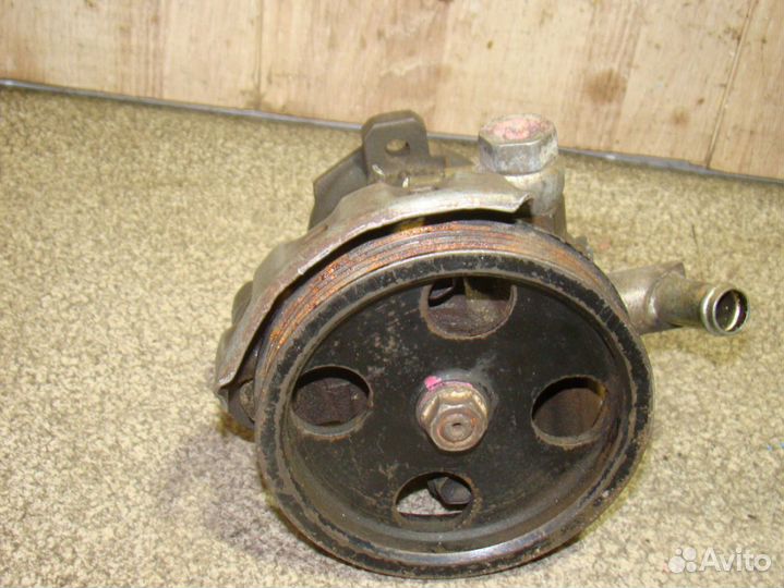 Насос гидроусилителя Toyota Corolla (E110)