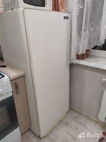 Холодильник бу маленький 1400