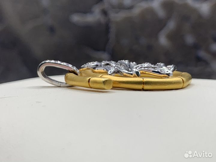Золотая подвеска с бриллиантами