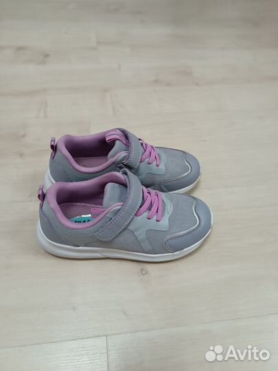 Кроссовки детские
