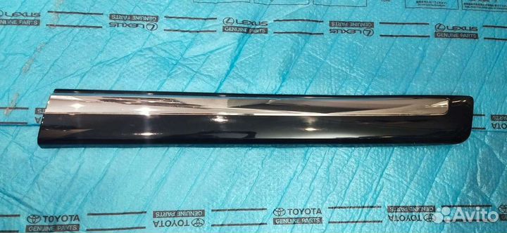 Молдинг Ленд Крузер 200 передний правый черный